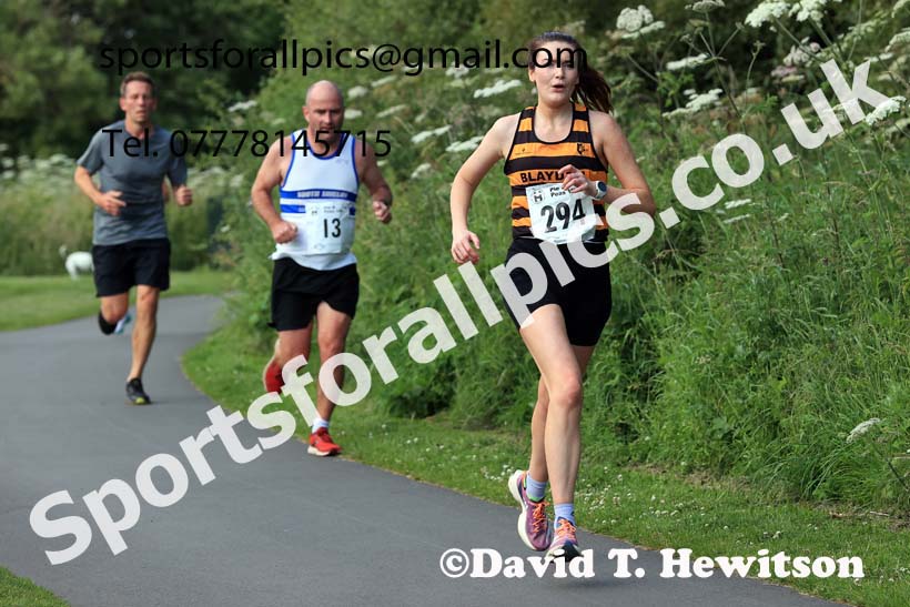 The 2024 Tynedale Pie n Peas 10k Road Race, Ovington to Low Prudhoe Country Park, Northumberland.  Photo: David T. Hewitson/Sports for All Pics